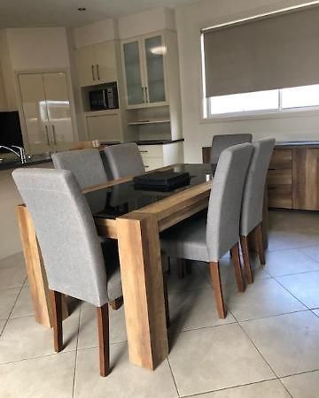 Central Executive 3Br Townhouse 50M To Dean Street 奥尔伯里 外观 照片